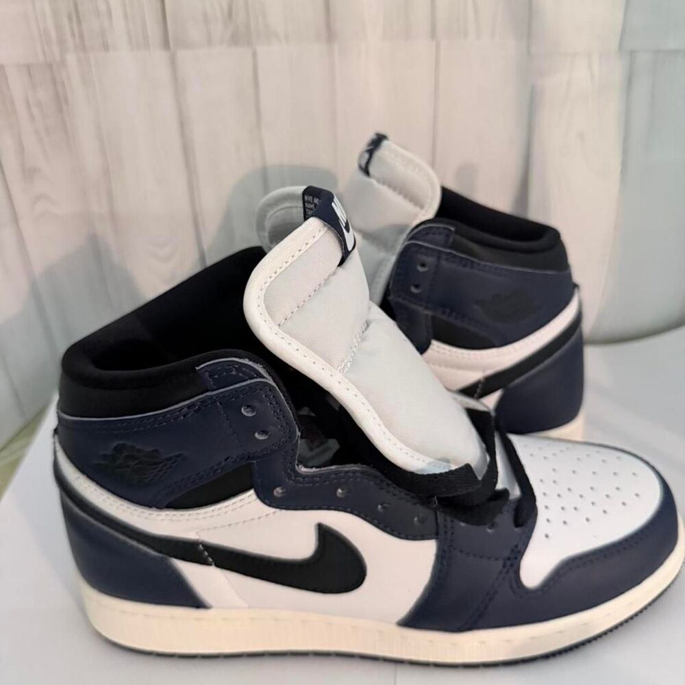 Nike Navy and Blue Trainers